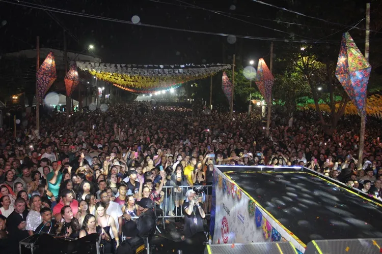 Brumado vive noite encantada com o 'Arraial da Alegria'