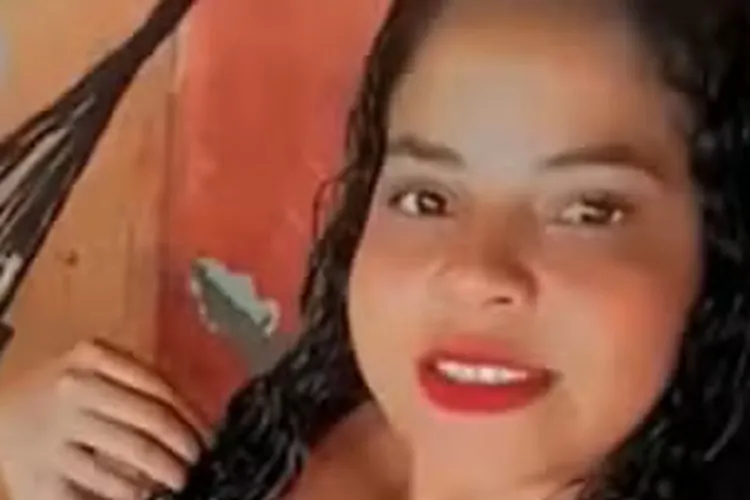 Grávida morre e duas pessoas ficam feridas em acidente BA-311