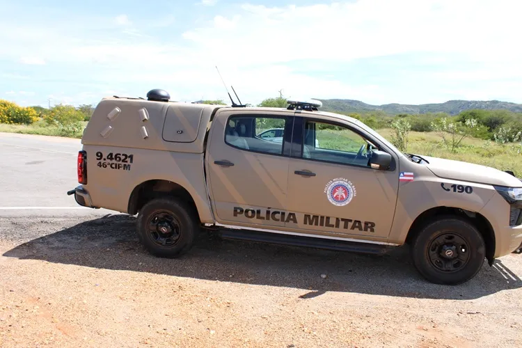 Acusado de homicídio tenta fugir da 46ª CIPM, mas acaba preso em praça de Jussiape