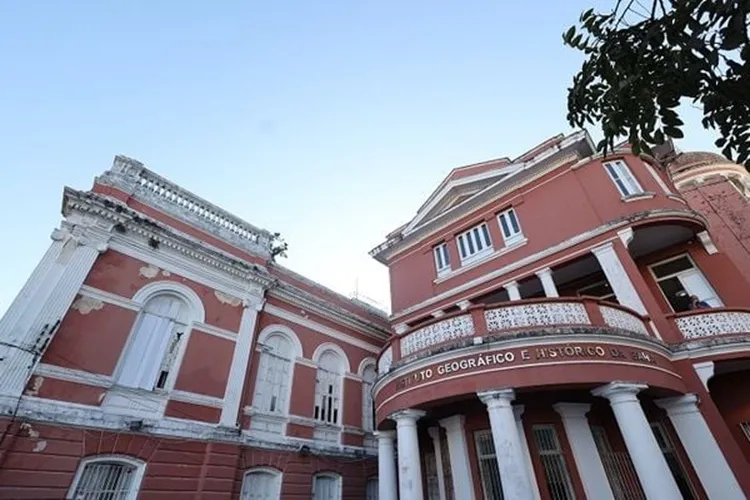 Justiça determina que governo volte a pagar instituto que cuida da história da Bahia