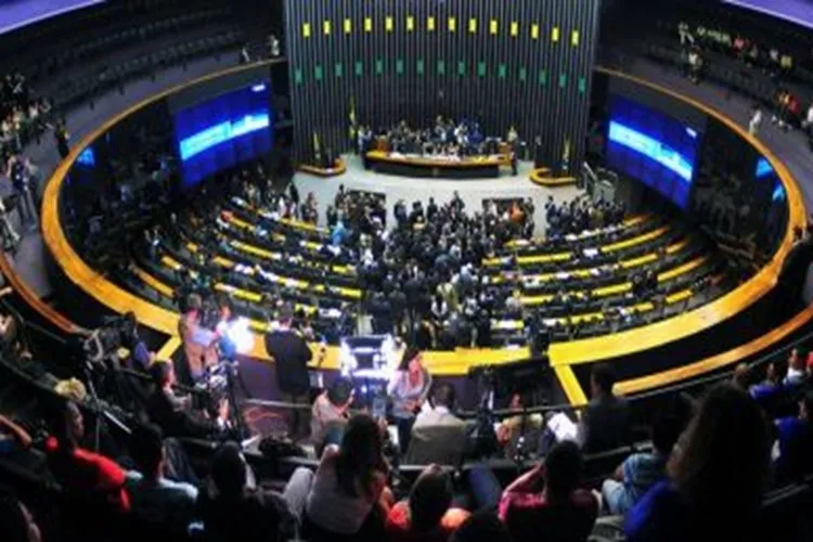 Deputados federais baianos já gastaram R$ 2,5 milhões com aluguel de veículos em 2025