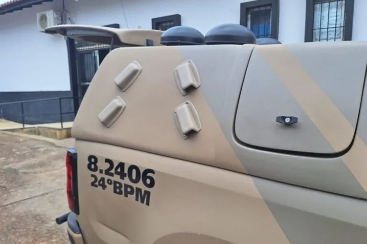 Brumado: Homem é preso após agredir esposa e ameaçar PMs: 'Vou encher de bala'