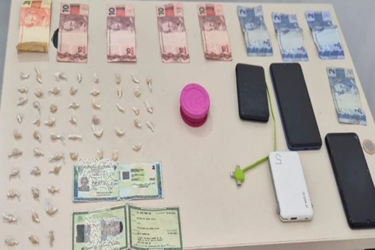 78ª CIPM apreende drogas com casal em Vitória da Conquista