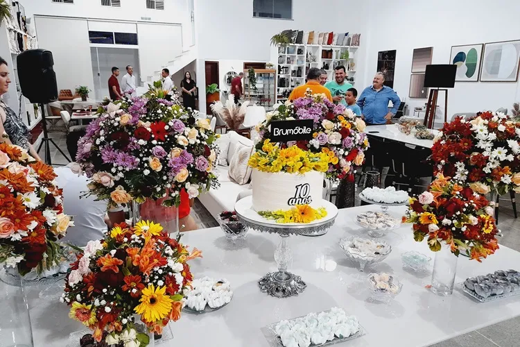 Brumóbile celebra 10 anos em Brumado com estilo refinado em móveis planejados