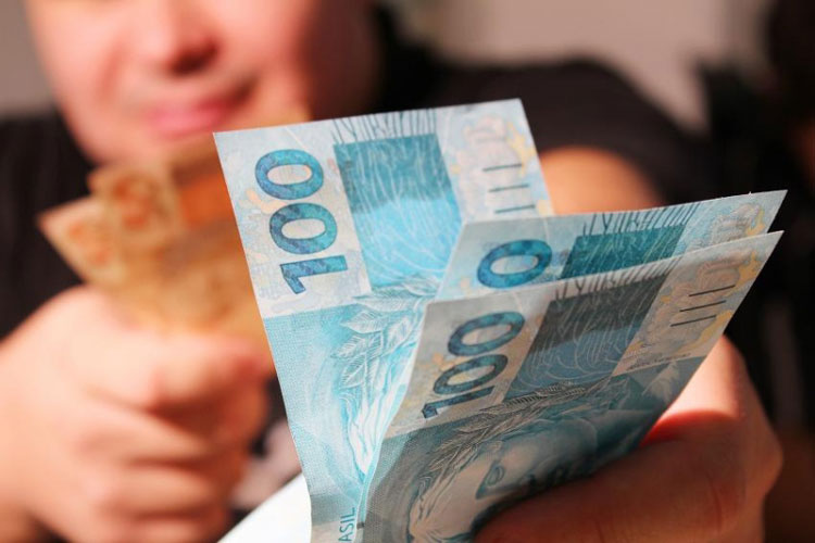 Lei regulamenta férias e 13º Salário dos Agentes Políticos do Município de Brumado