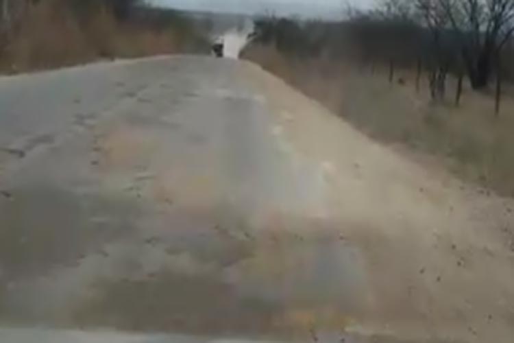 Motoristas reclamam da falta de trafegabilidade na estrada que dá acesso a Rio do Pires