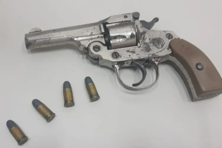 Macaúbas: Foragido acusado de estupro de vulnerável é preso com arma e munições 