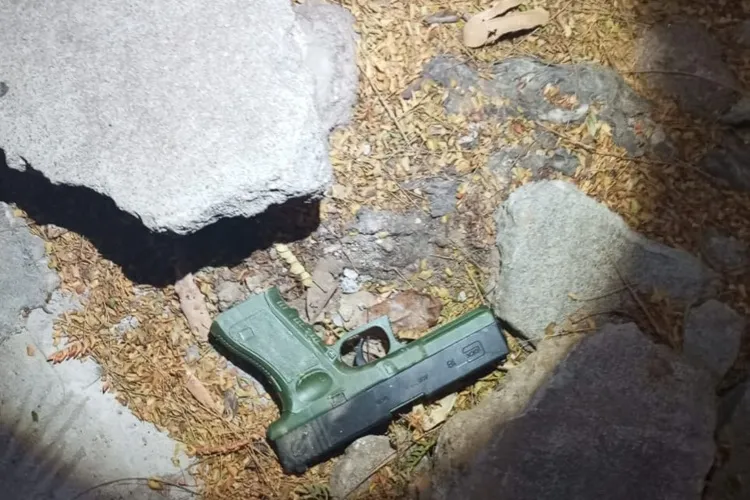 Homem colide com moto roubada e 17º BPM apreende simulacro em Guanambi