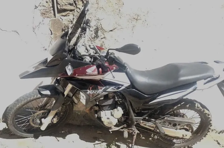 Moto com restrição de furto é recuperada por policiais da 4ª CIPM em Macaúbas