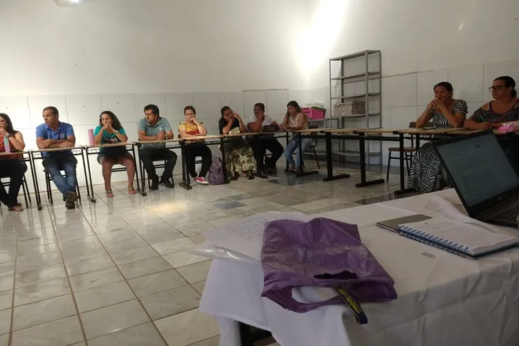 Maetinga: Prefeita convoca professores para negociações, mas alerta de greve é mantida