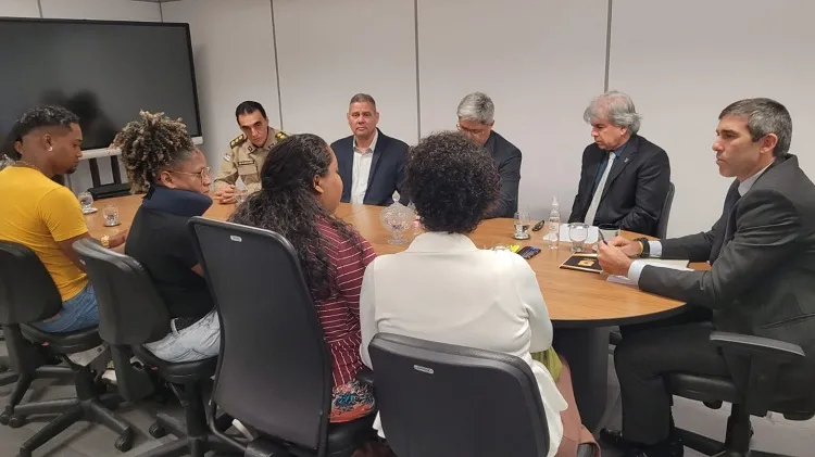 Lauro de Freitas: SSP-BA apresenta detalhes da apuração a familiares de Gabriel Conceição