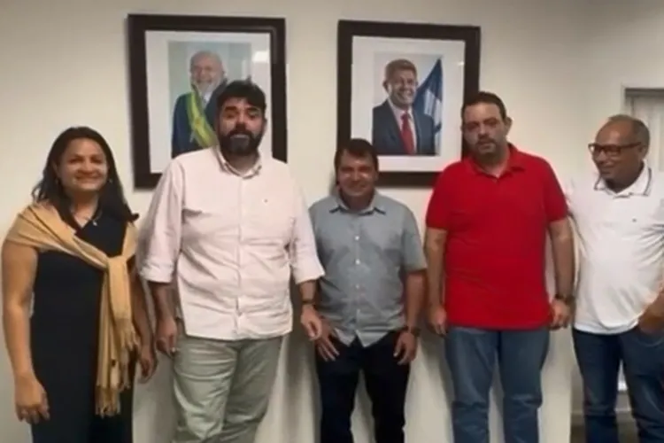 Prefeito de Ibiassucê viabiliza obra de pavimentação asfáltica com o Governo do Estado