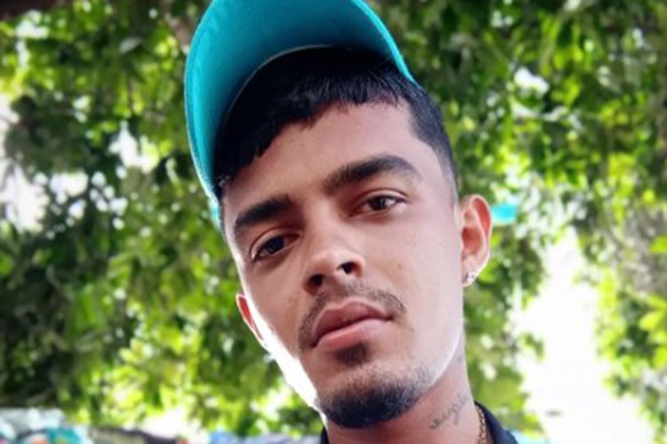 Homem morre em acidente envolvendo ambulância de Presidente Jânio Quadros