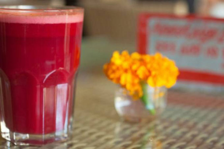 Suco de fruta aumenta risco de câncer, alerta estudo