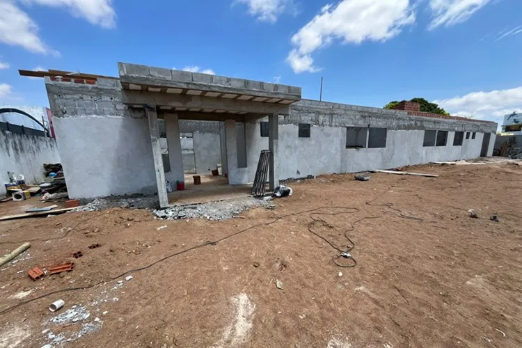 Com investimento de R$ 1,3 milhão, obras da sede própria da UBS Santa Luzia avançam em Guanambi