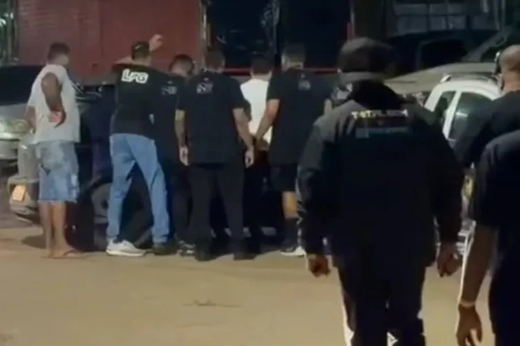 Integrante de banda de arrocha sofre descarga elétrica durante show em Luís Eduardo Magalhães