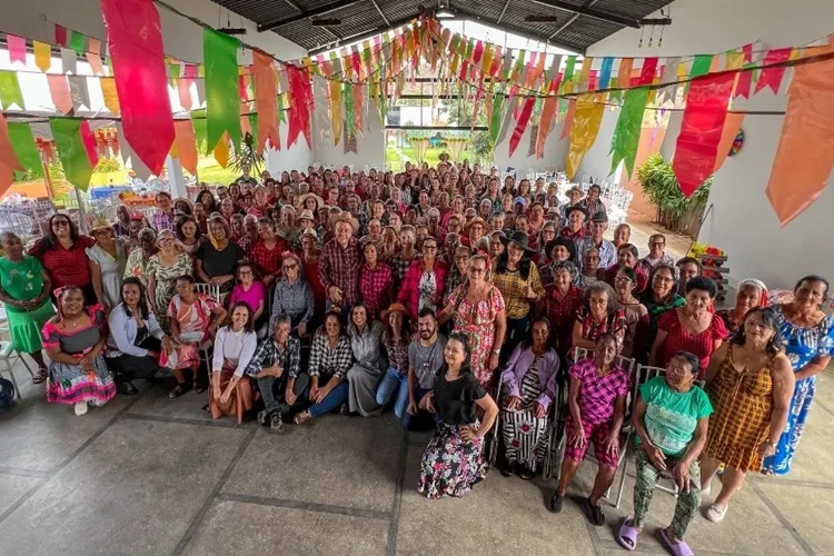 Arraiá dos Cras reúne quase 200 idosos em manhã de festa e convivência em Brumado