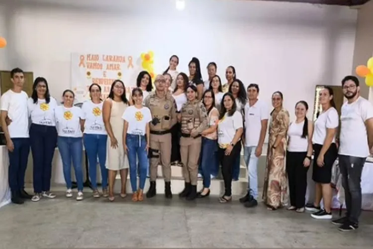 Caturama: 4ª CIPM palestra em escola sobre conscientização do Maio Laranja