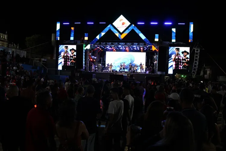 Fulô do Mamulengo é a primeira atração na abertura do São João de Macaúbas