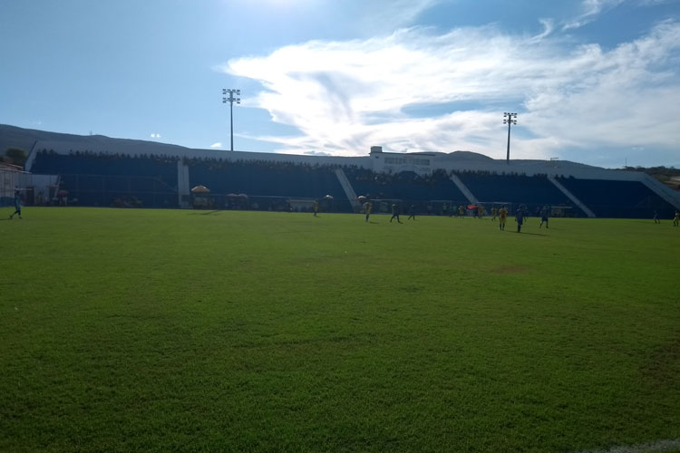 Umburanas vence o Feirense e Vila Nova empata com o Espanhol nas semifinais do Brumadense de Futebol