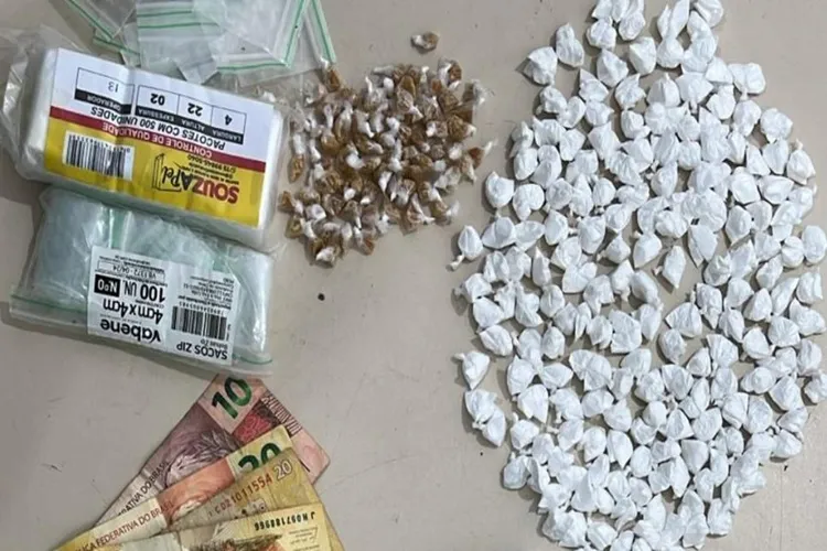 77ª CIPM prende mulher que distribuía drogas em Vitória da Conquista