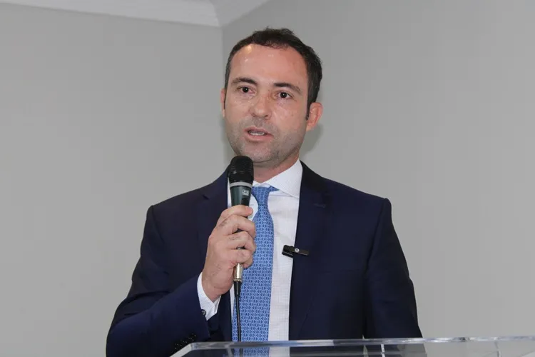 Prefeito ingressa Brumado no Consórcio da Bacia da Paramirim