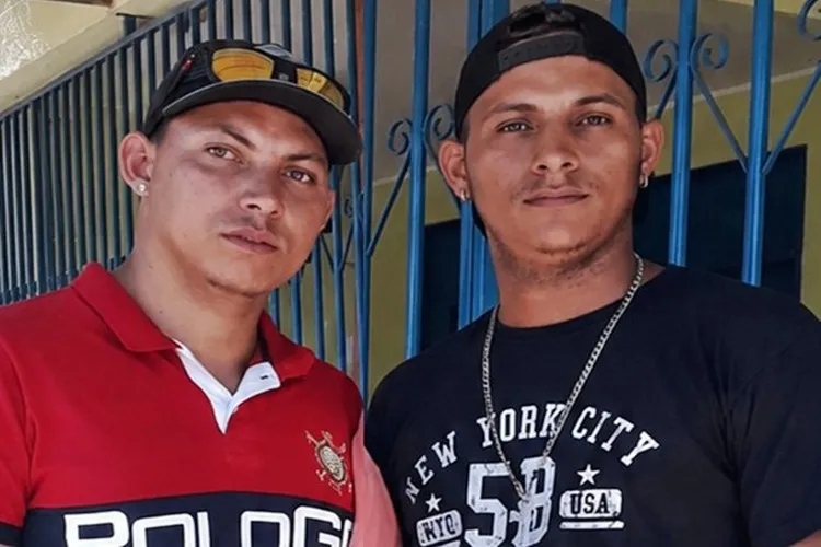 Irmãos são assassinados a tiros em bar na BR-122 em Urandi