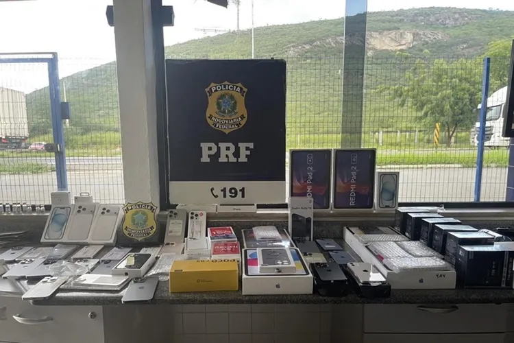 Canetas de emagrecimento ilegais e iPhones são apreendidos na BR-116 em Jequié