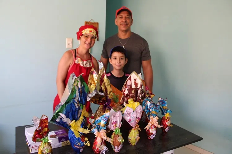 Brumado: Família Chocotrufas trabalha unida na produção de ovos de páscoa