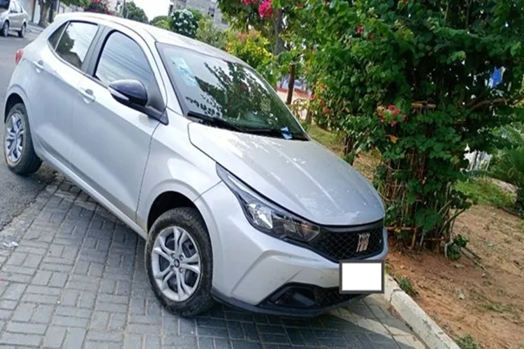 Aluno de 12 anos ataca escola com pedradas e danifica carro de diretora em Guanambi