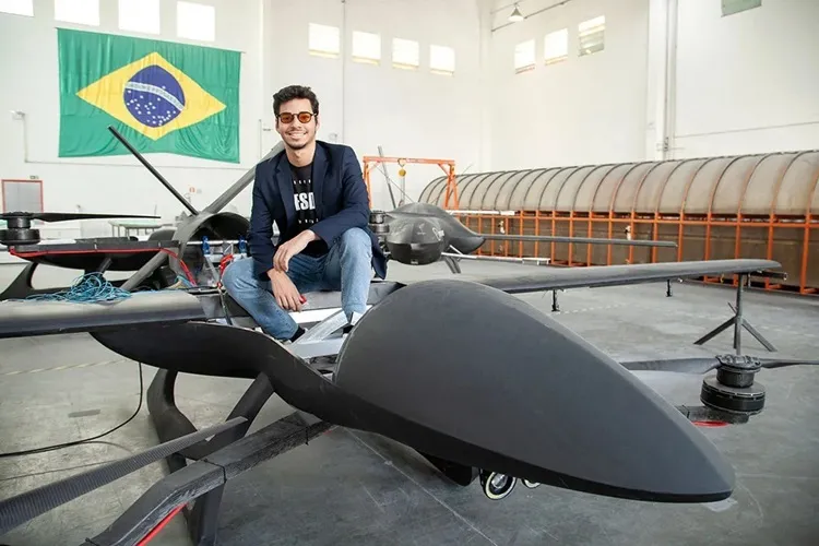 Jovem de Livramento de Nossa Senhora cria maior drone agrícola de pulverização do mundo