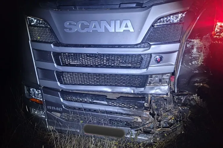 Bebê morre em grave acidente entre carro e caminhão na BR-030 em Tanhaçu