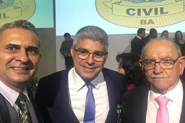 Delegado aposentado que já atuou em Brumado recebe Medalha do Mérito Policial Civil