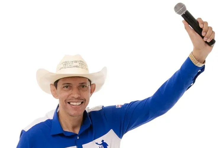 Caetité: Paulão Locutor está na semifinal do Grupo Vozes Brasil Rodeio rumo às arenas de Barretos