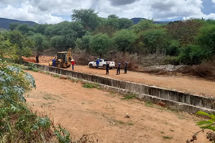 Assessoria nega que prefeito tenha atropelado segurança durante obra em Brumado