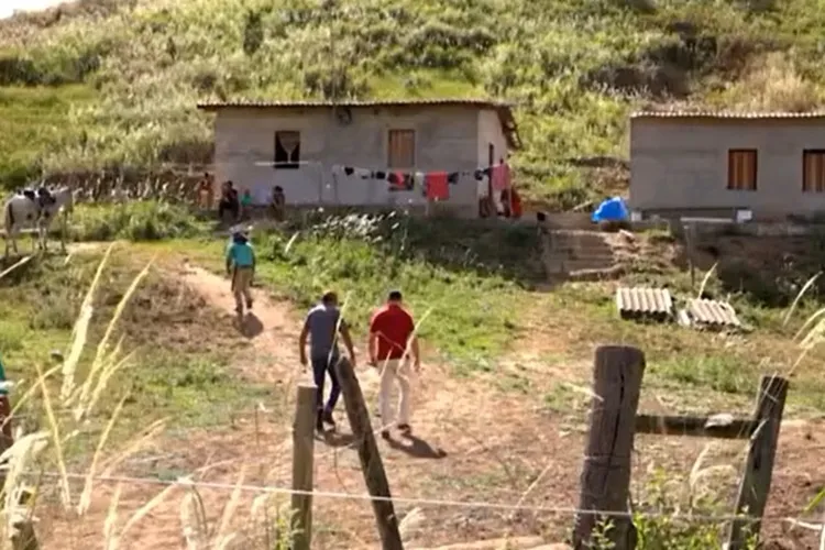 Moradores denunciam falta de energia elétrica há 18 anos em Vitória da Conquista