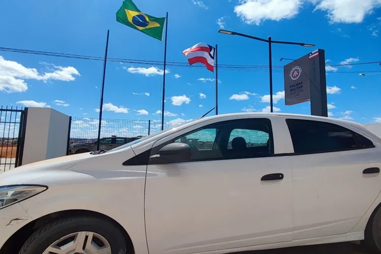 Polícia Militar recupera veículo roubado em Caculé