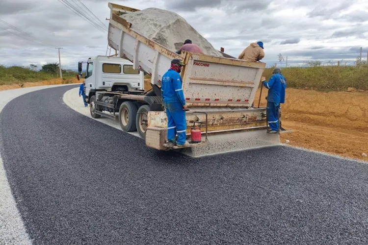 Sudoeste baiano recebe R$ 120,3 milhões em obras que transformam 112 km de rodovias