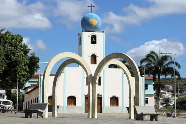 Brumado: Padre busca apoio para obras de ampliação da Igreja São Cristóvão