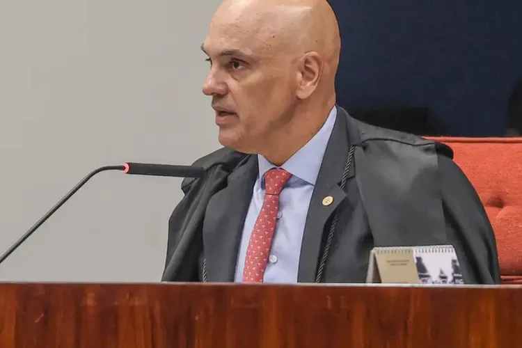 Alexandre de Moraes suspende aplicação da Lei da Dosimetria em processos do 8 de janeiro