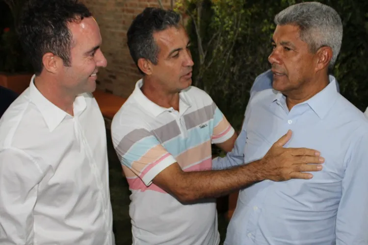 Com as bênçãos do governador, vereador deixa oposição e migra para base do prefeito de Brumado