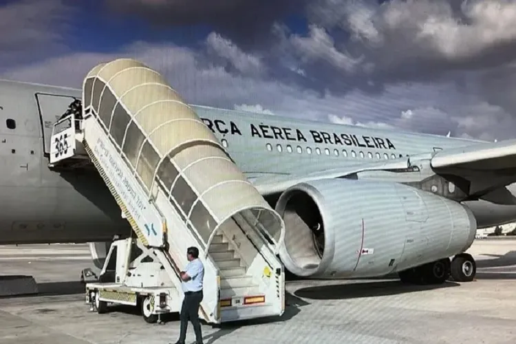 Governo pretende retirar 900 brasileiros de Israel até sábado