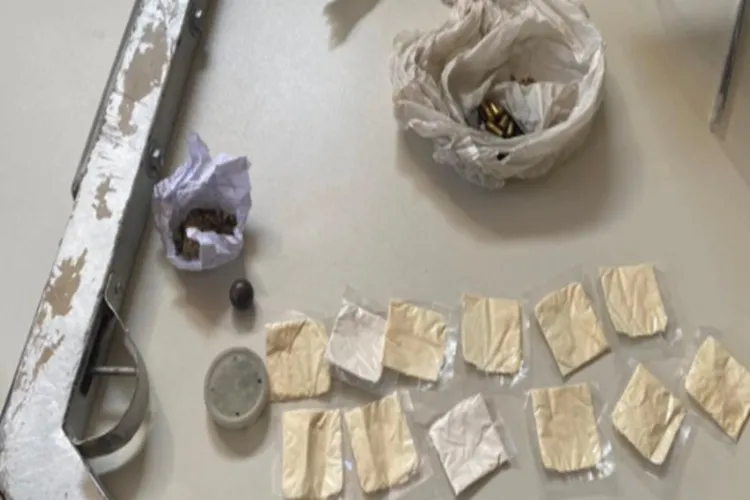 Macaúbas: Homem é preso com arma artesanal e drogas após agredir a mãe