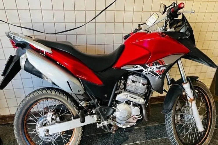 4ª CIPM apreende motocicleta com adulteração de sinal identificador em Botuporã