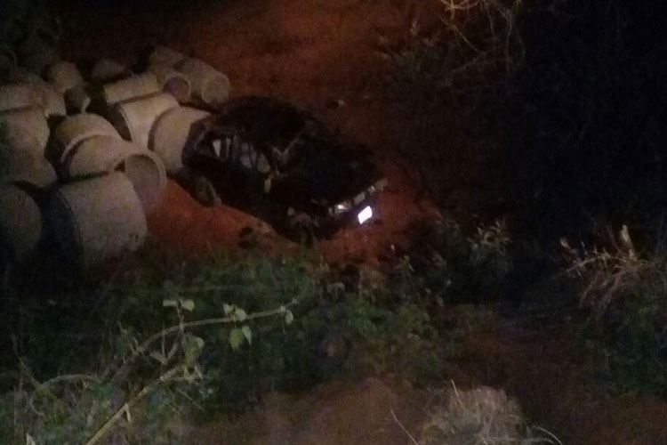 Motorista perde controle e cai em ribanceira no trecho urbano da BR-430 em Caetité