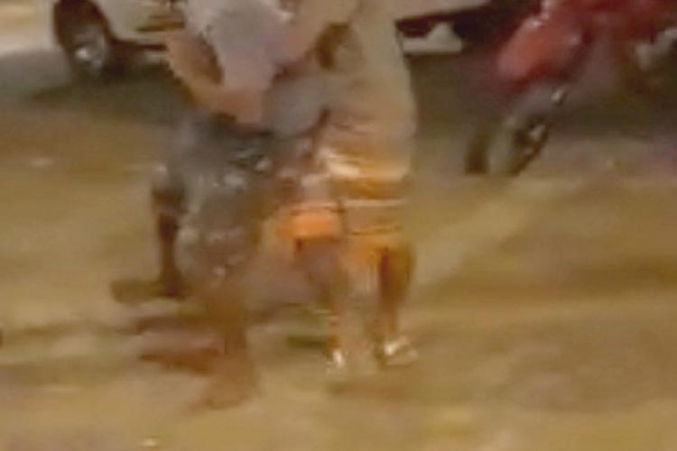 Brumado: Jovem é atingido no pé durante abordagem policial; soldado aponta que o mesmo tentou tomar a sua arma