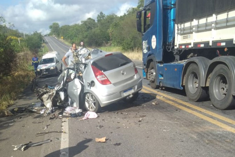 Chapada Diamantina: Motorista de carro morre após batida frontal com caminhão na BR-242
