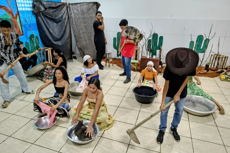 Brumado: Feira de Ciências da Escola Idalina Lobo retrata o sertão e seus desafios