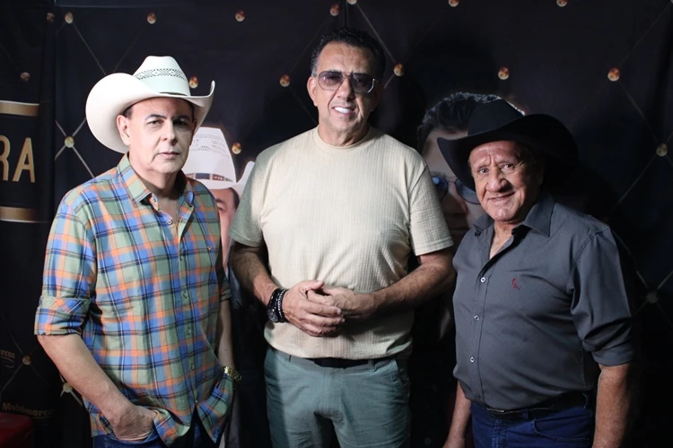 Trio Parada Dura embala a Cavalgada dos Santos Reis em Brumado