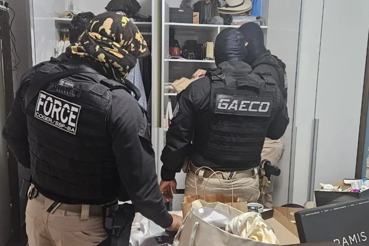 Policial civil é alvo de operação que investiga execução de oito pessoas na Bahia